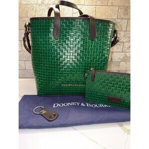 3069. Dooney Lillians Tote with keychain and pochette